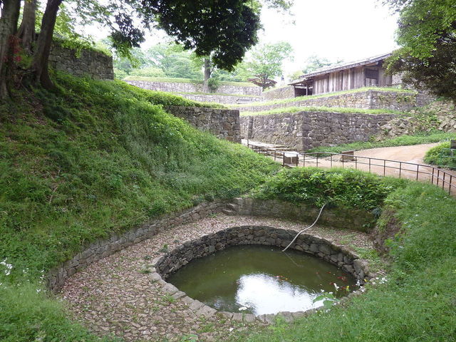 1280px-Kanayamaji-ato.jpg