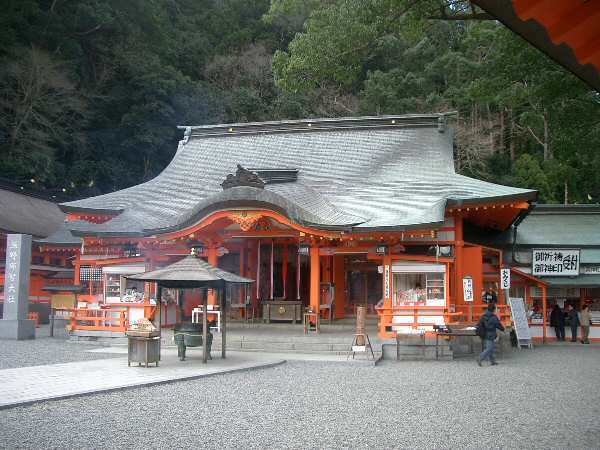 Shrine_Kumano_nachi01.jpg